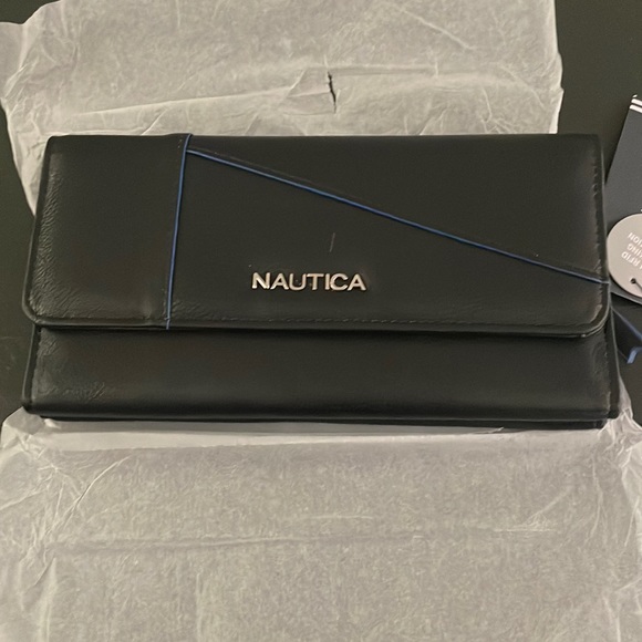 Nautica Accessories - Nautical wallet in black with blue accents